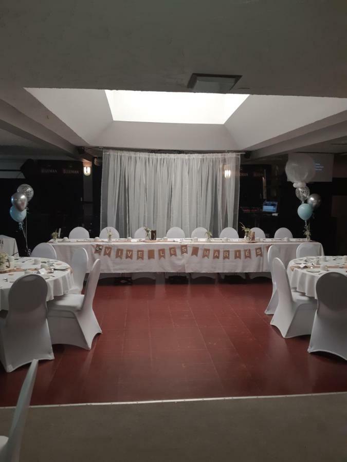 Hotel Au Vieux Bardeau Deschambault Ngoại thất bức ảnh